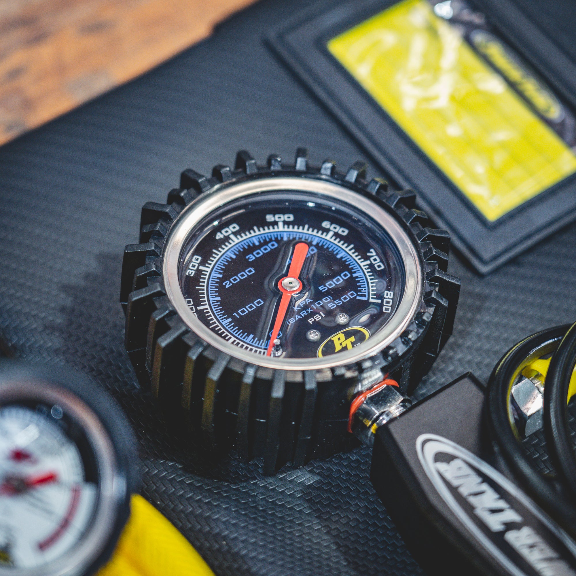 Dual Fill Shock Inflator with Gauge Tool