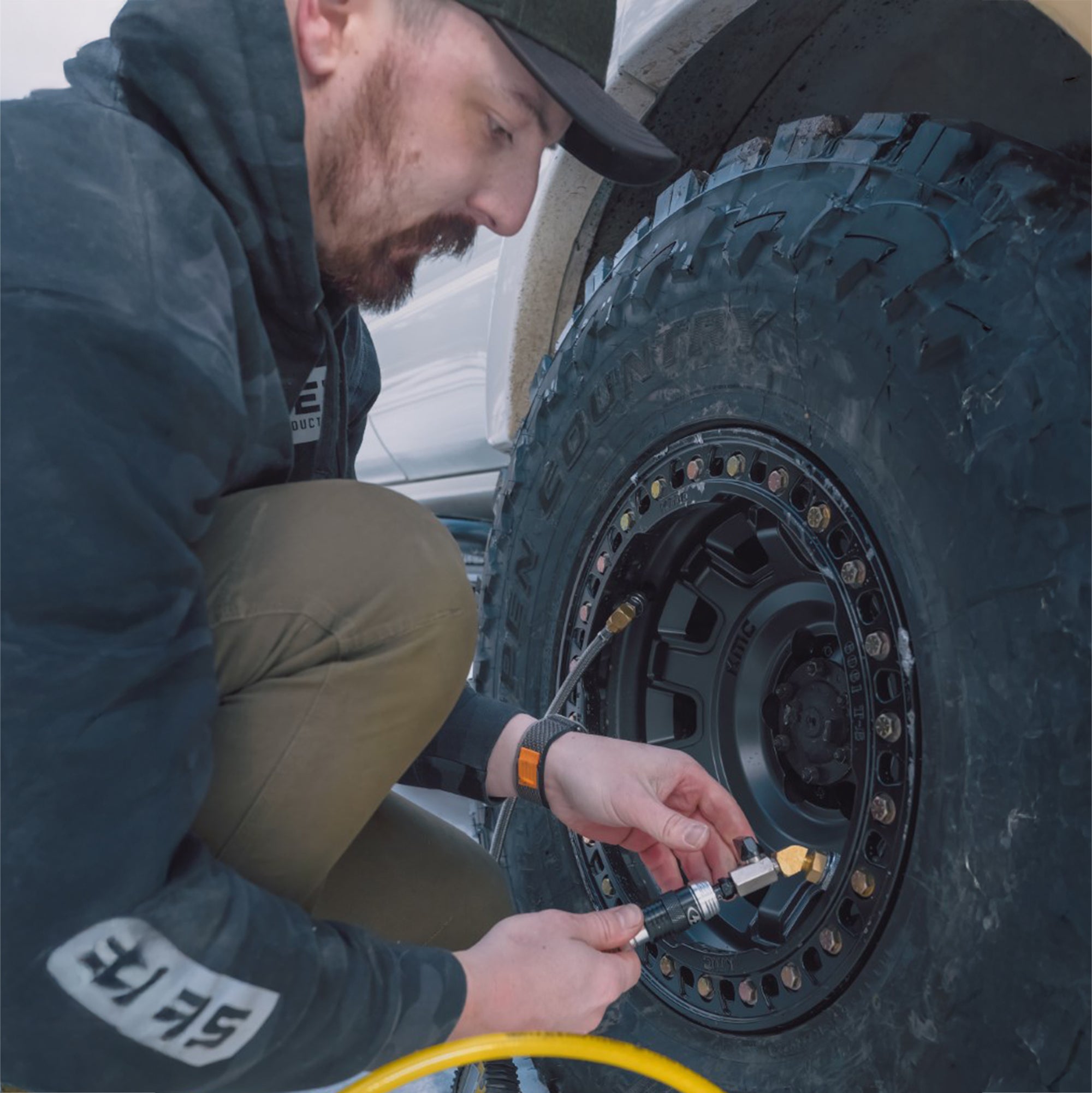 Monster Valve™ Primary - Standard Valve Stem Mount - 5 pack with Ventoso™ RED Tire Inflator Gauge