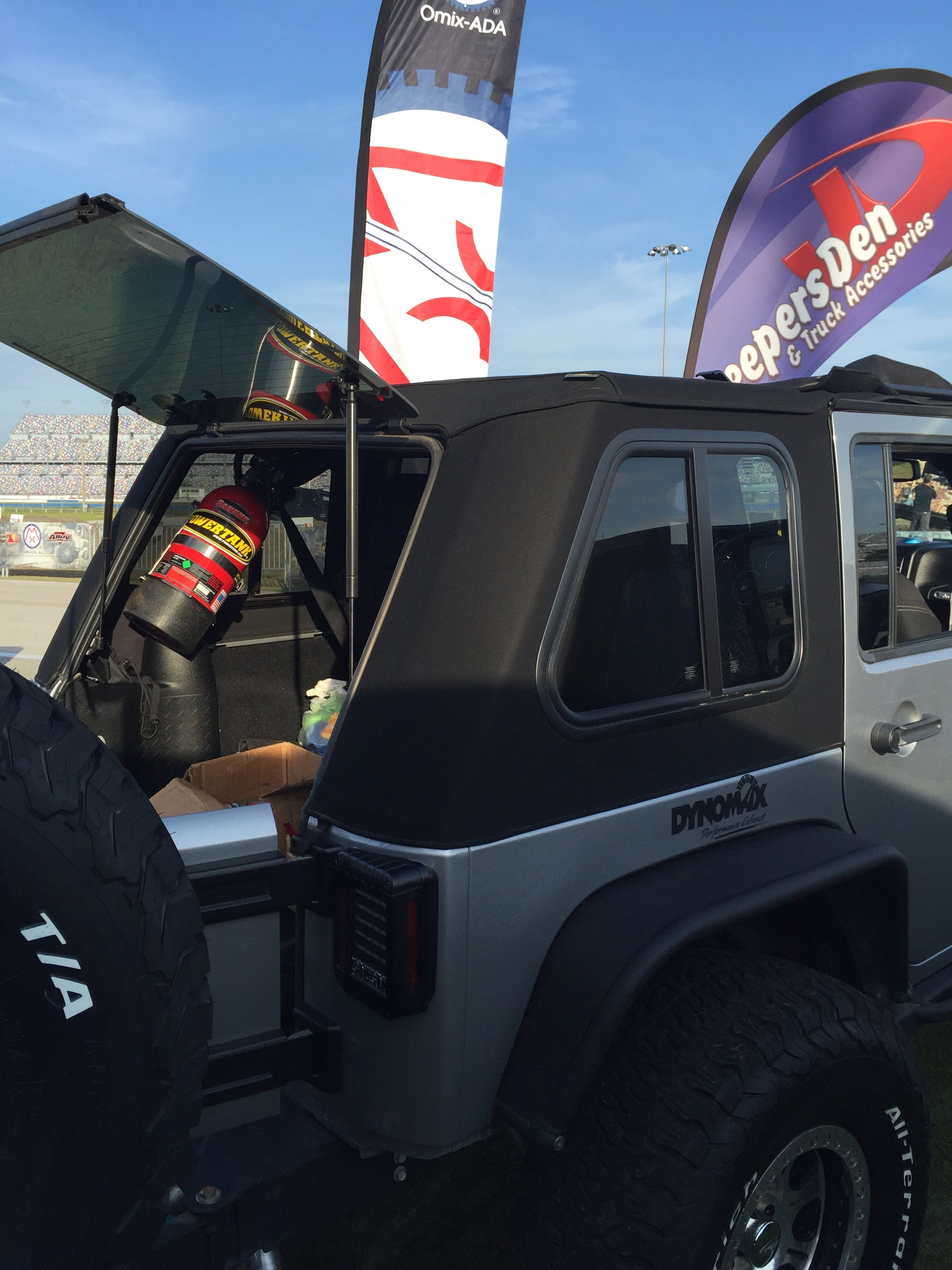 10 lb. Roll Bar Edition Power Tank (also fits 1.5&quot;-2.5&quot; tubing &amp; CJ, YJ, TJ)